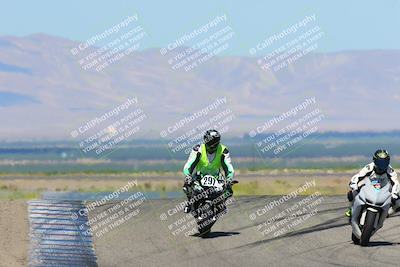 media/May-29-2022-Lets Ride (Sun) [[e8986be515]]/B Group/1020am (Outside Grapevine)/